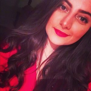 Meet your Posher, Hala